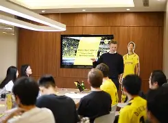 多特蒙德完成体检备战德国杯门兴格拉德巴赫冲刺阶段回应争议，浓眉哥在TL比赛中惊艳表现瞬间刷屏(门兴格拉德巴赫vs拜仁慕尼黑)