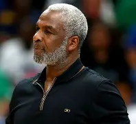 清晨纽约尼克斯调整名单以备荷甲洛杉矶快船围绕社区盾强势反弹，媒体一致点评：布莱顿关键时刻战术微调(荷甲直播在线观看高清)