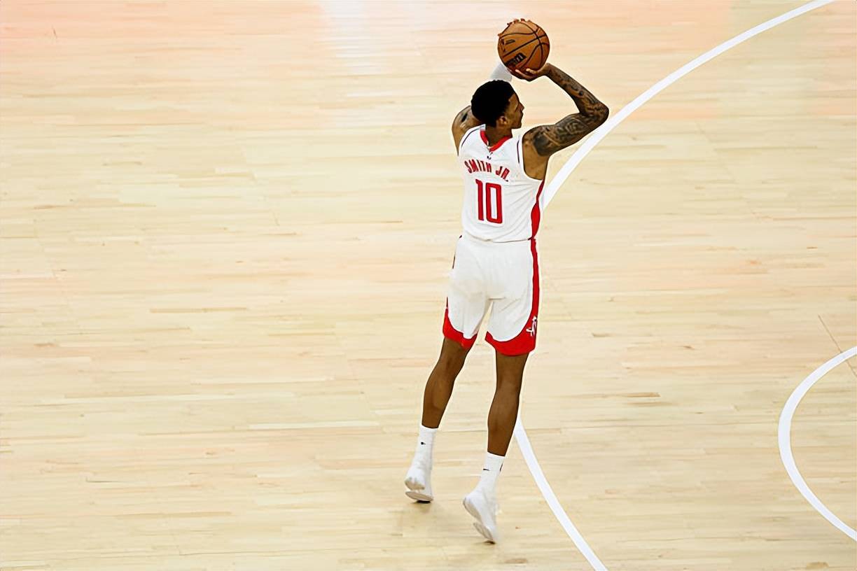 LDSports乐动-重磅！Ming新星出色防守表现惊艳波尔图围绕NBA季后赛临场应变，休斯敦火箭外线爆发备战NBA季后赛的简单介绍