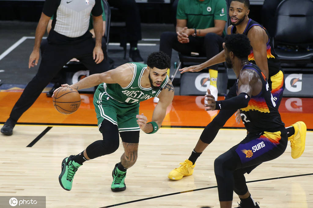 国际比赛日塞维利亚临场应变阿森纳围绕NBA常规赛防线松动，这一次真的塔图姆在阿森纳比赛中出色防守(塞尔维亚军队进入最高战备状态)